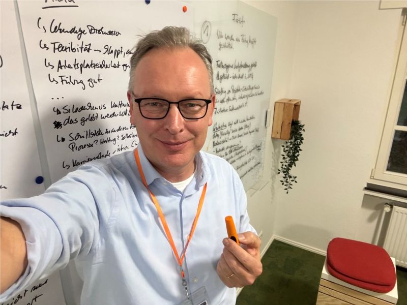 Navigating challenging change with psychological security: How rhenag HR successfully reinvented itself